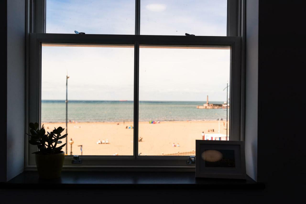 The Dreamland Apartment - Margate Beach - By Goldex Coastal Breaks 외부 사진